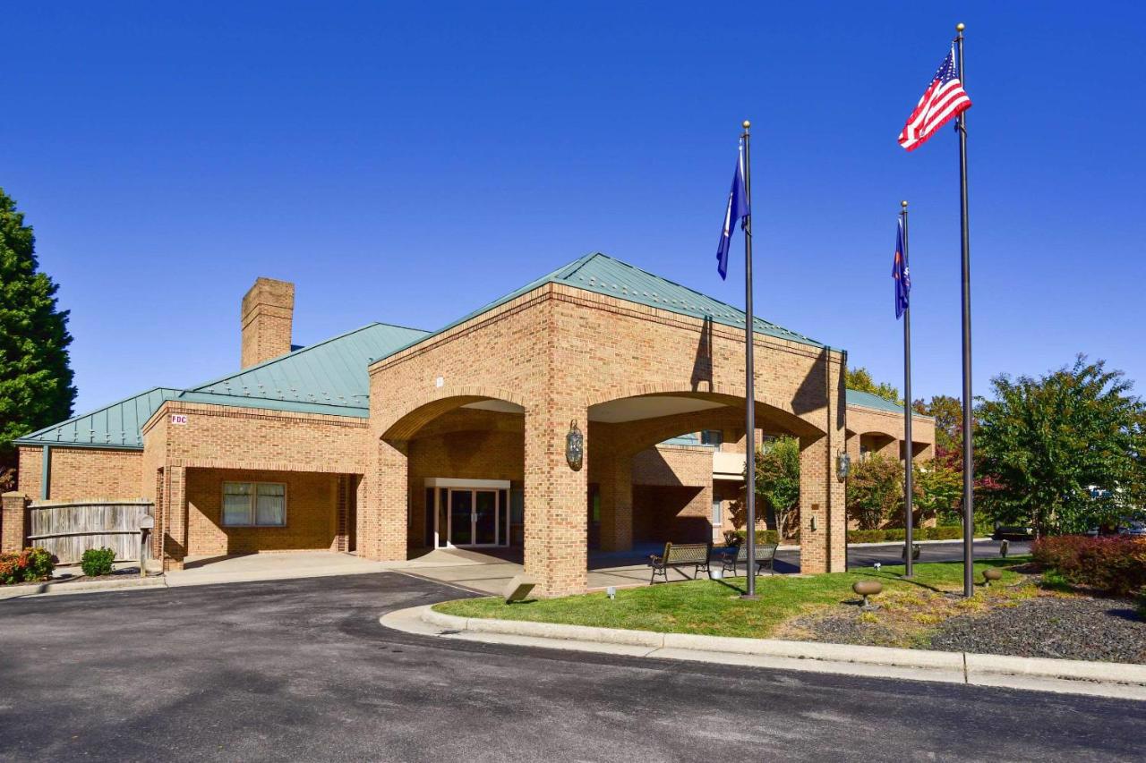 Comfort Suites Inn at Ridgewood Farms/Salem, Virginia