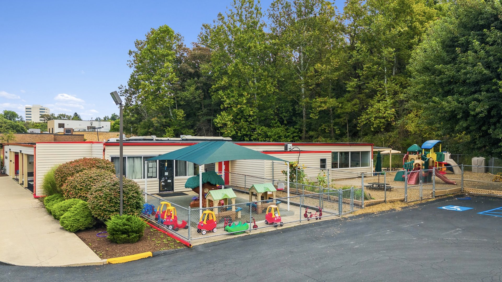 KinderCare | Corporate Guarantee | Absolute Net | 22+… — Sale in Monroeville, PA, photo 3 of 5
