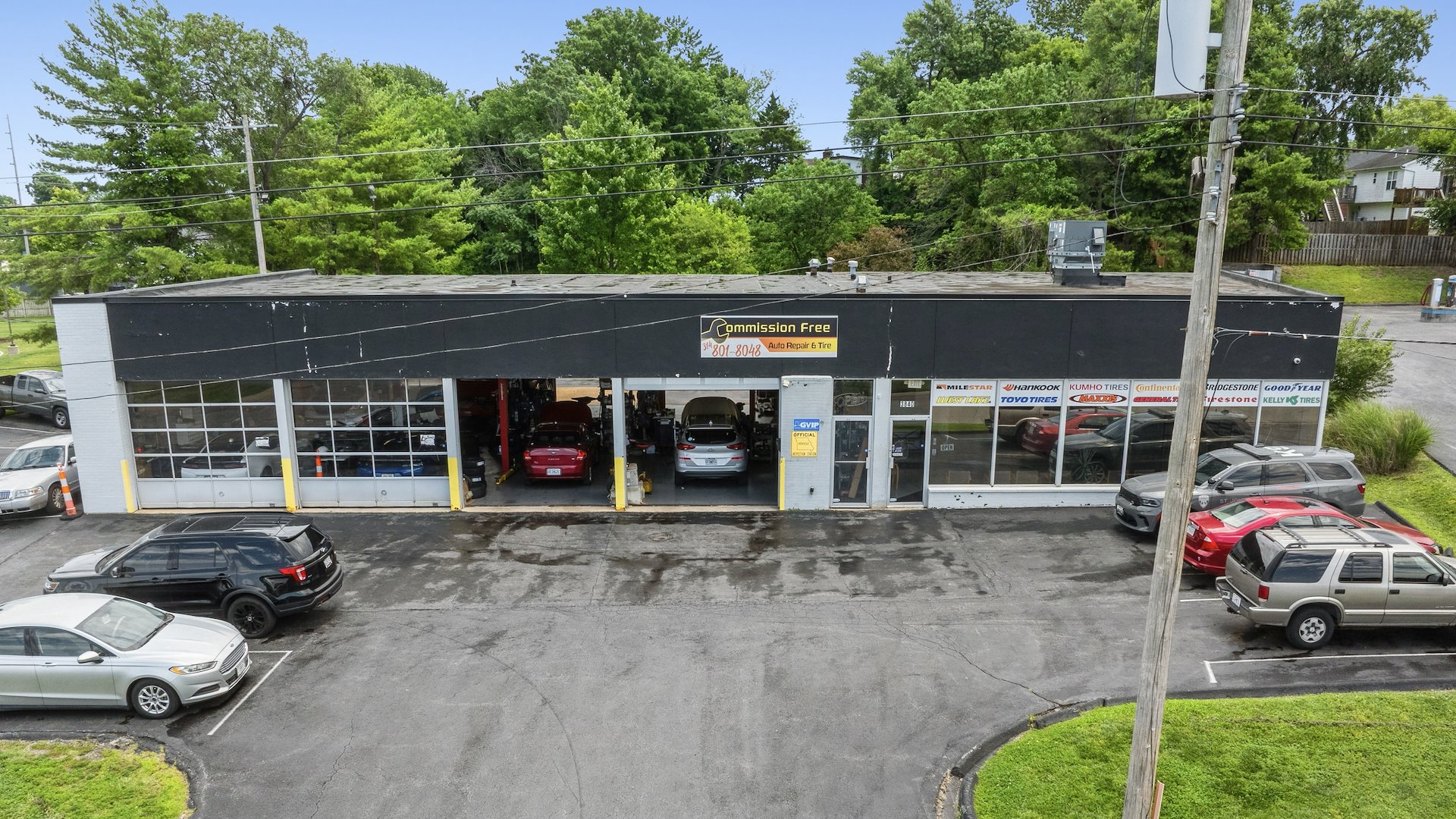 3840 Adie Rd, Saint Ann, MO 63074