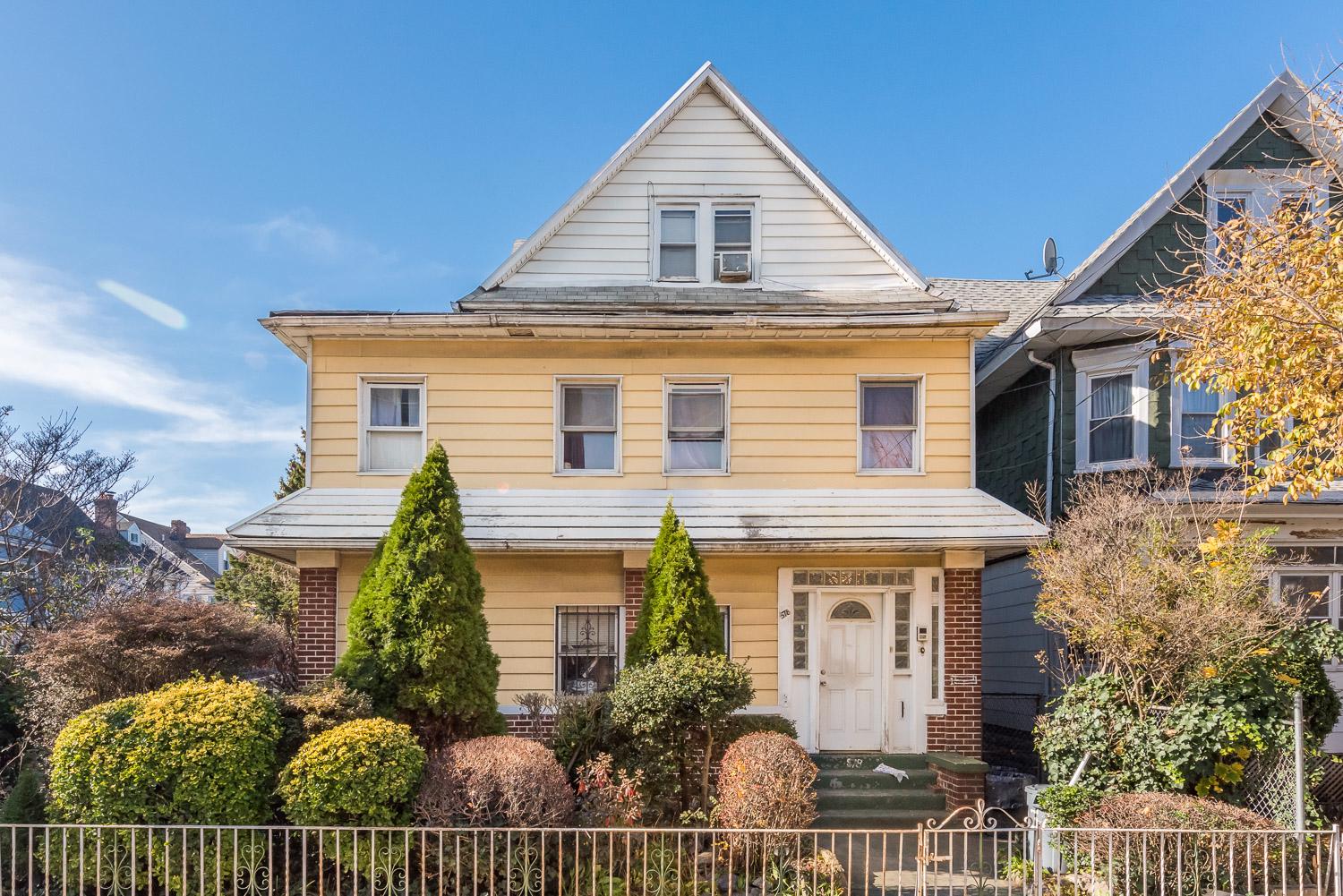 578 East 32nd Street/Brooklyn, New York