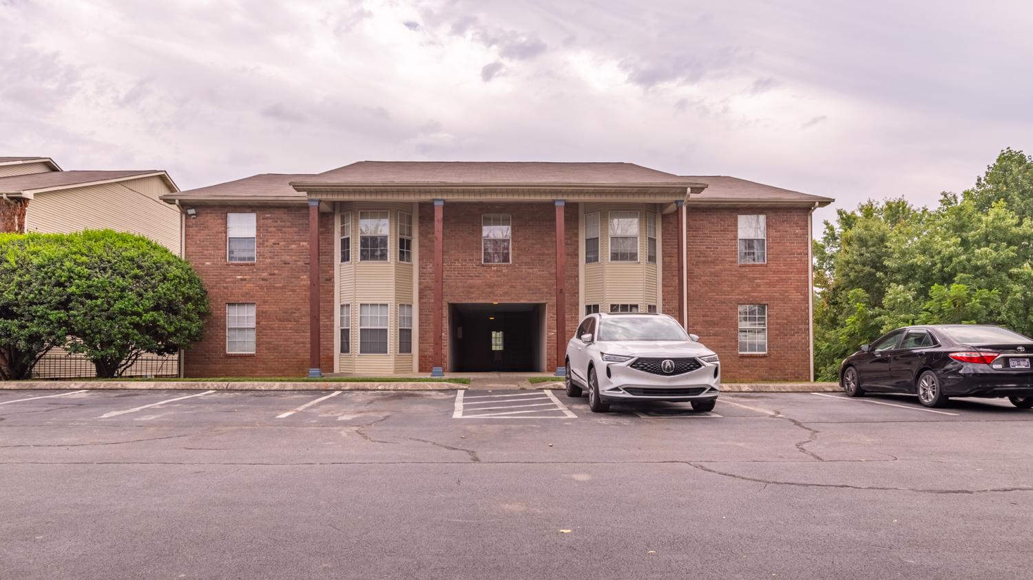 Oak Tree Apartments/Maryville, Tennessee