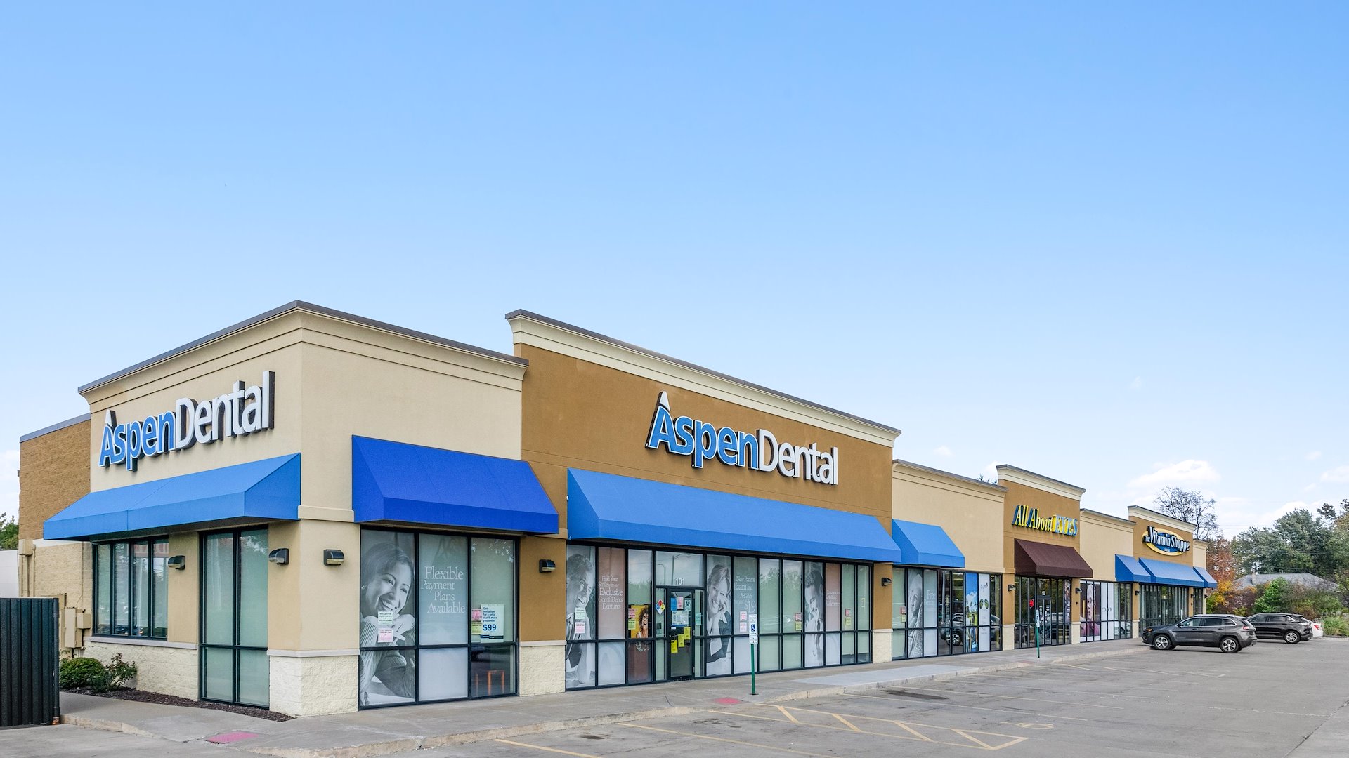 Aspen Dental & Vitamin Shoppe Strip Center/Peoria, Illinois