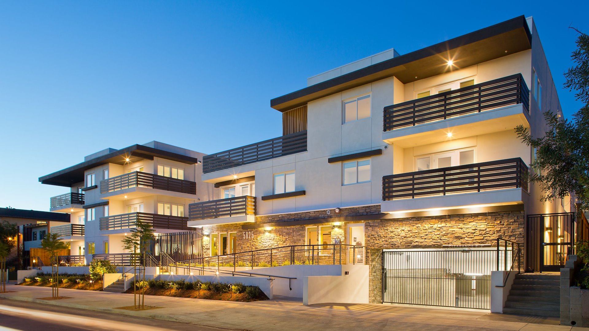 The Micropolitan at Larchmont Village/Los Angeles, CA