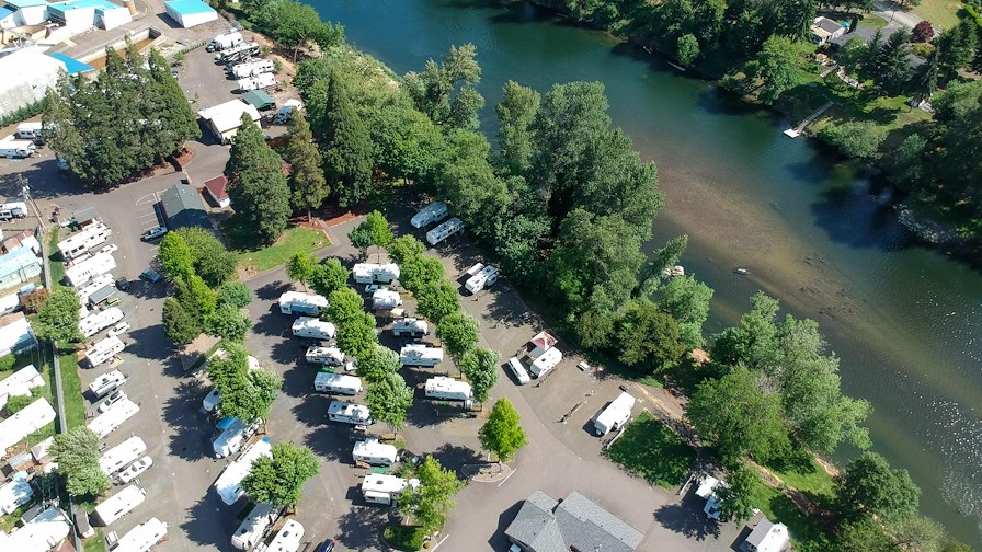 Rising River RV Park/Roseburg, Oregon