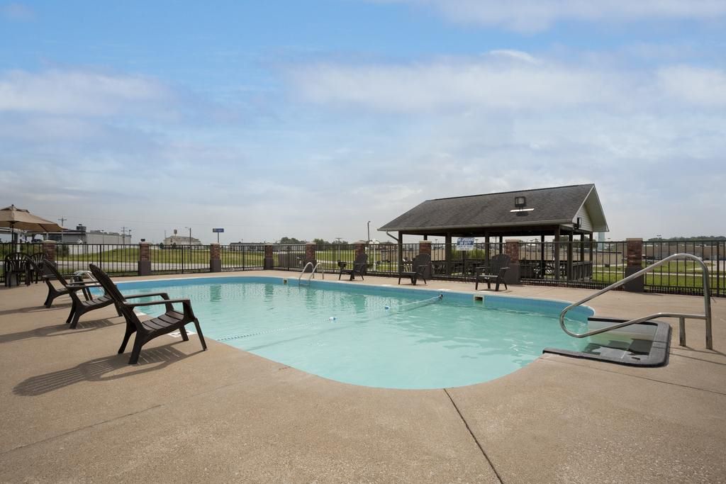 Days Inn by Wyndham Perryville/Perryville, Missouri