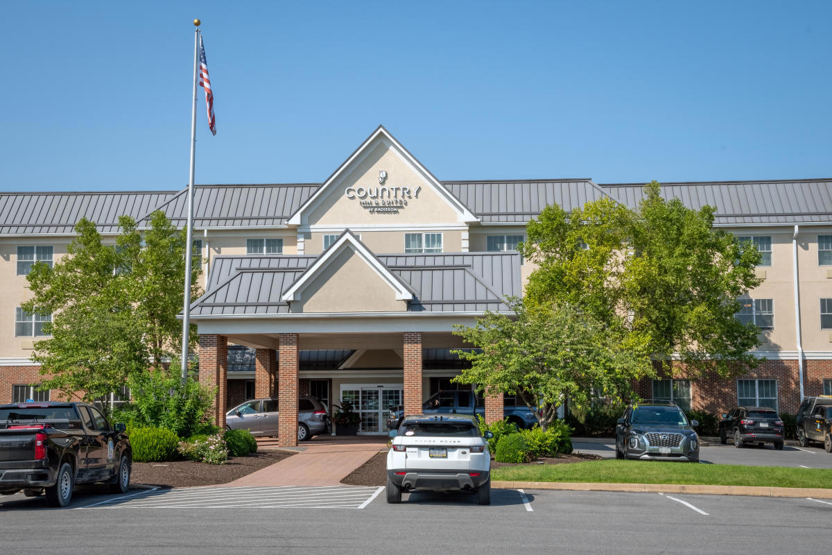 Country Inn & Suites Lewisburg - hospitality for sale in lewisburg, PA