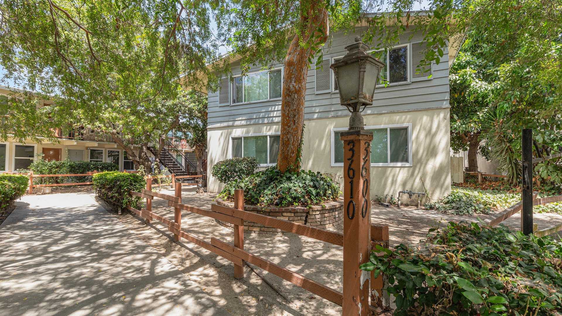 3600 Carmona Ave, Los Angeles, CA 90016