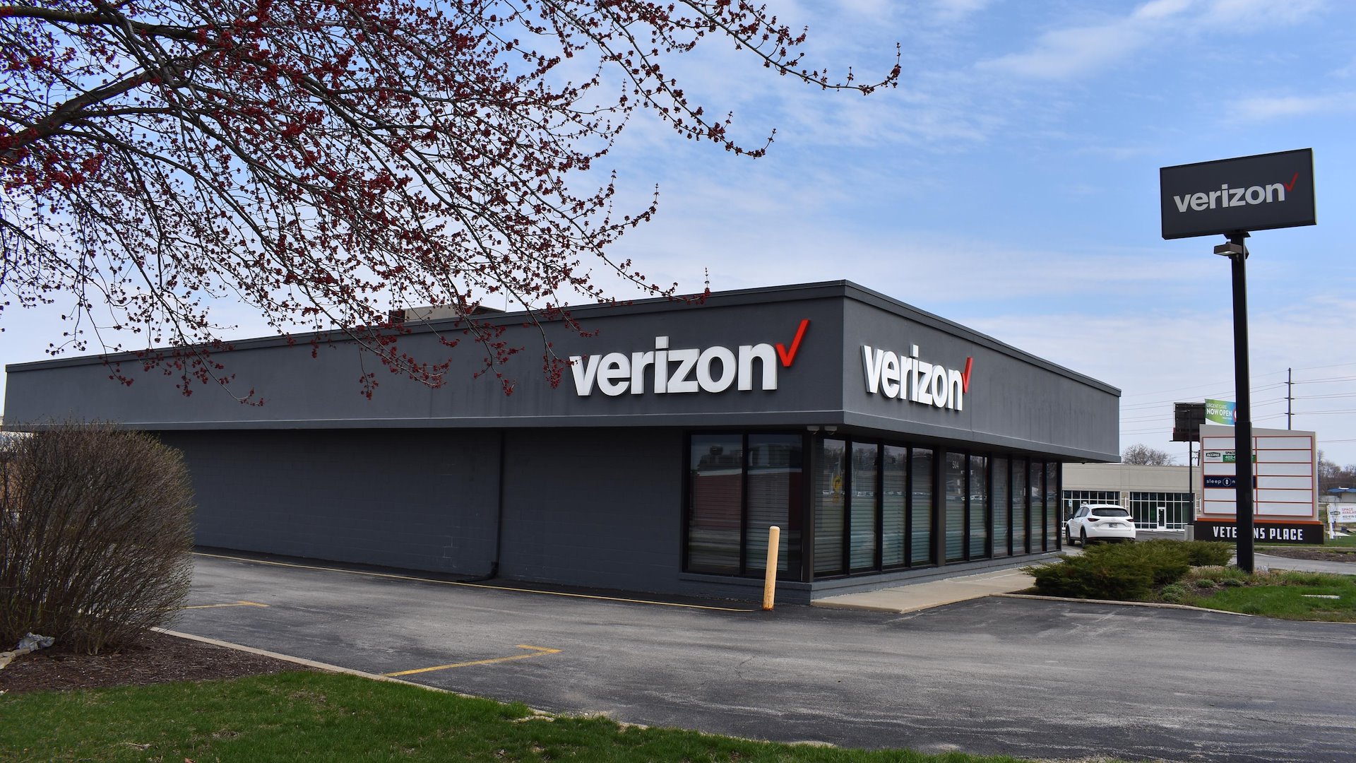 Verizon Wireless (Corp)/Bloomington, Illinois