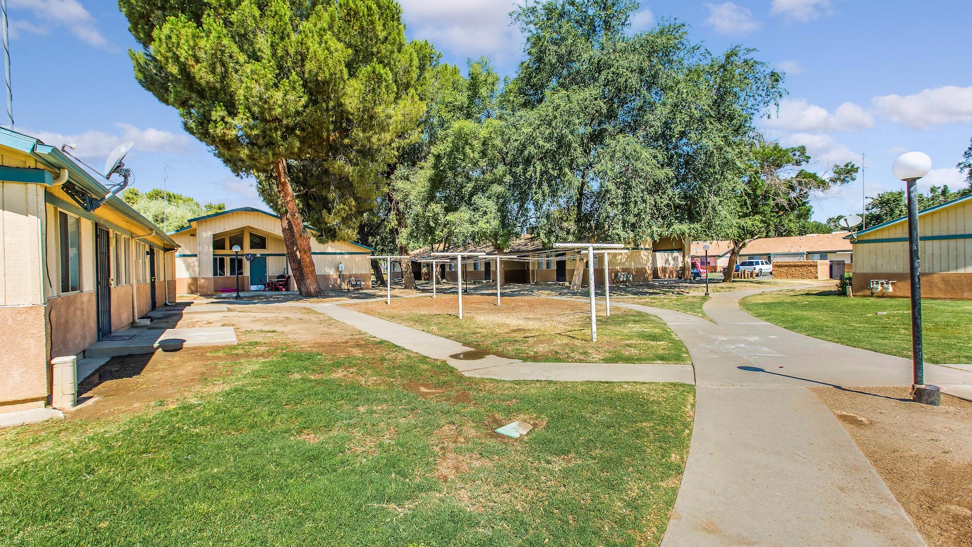 Parkside Apartments/Huron, California