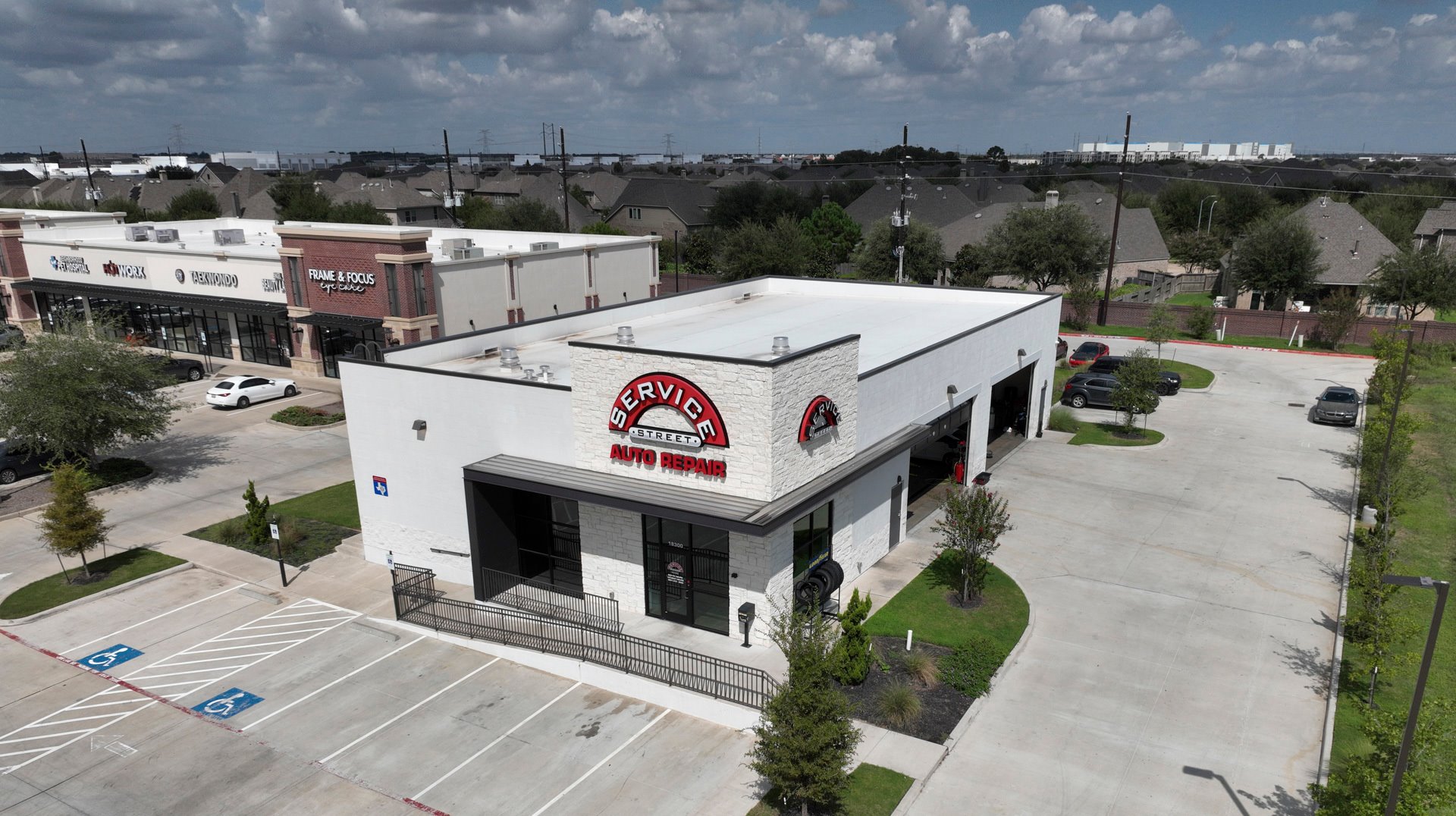 Service Street Tire & Auto Repair — Sale in Richmond, TX, photo 1 of 3