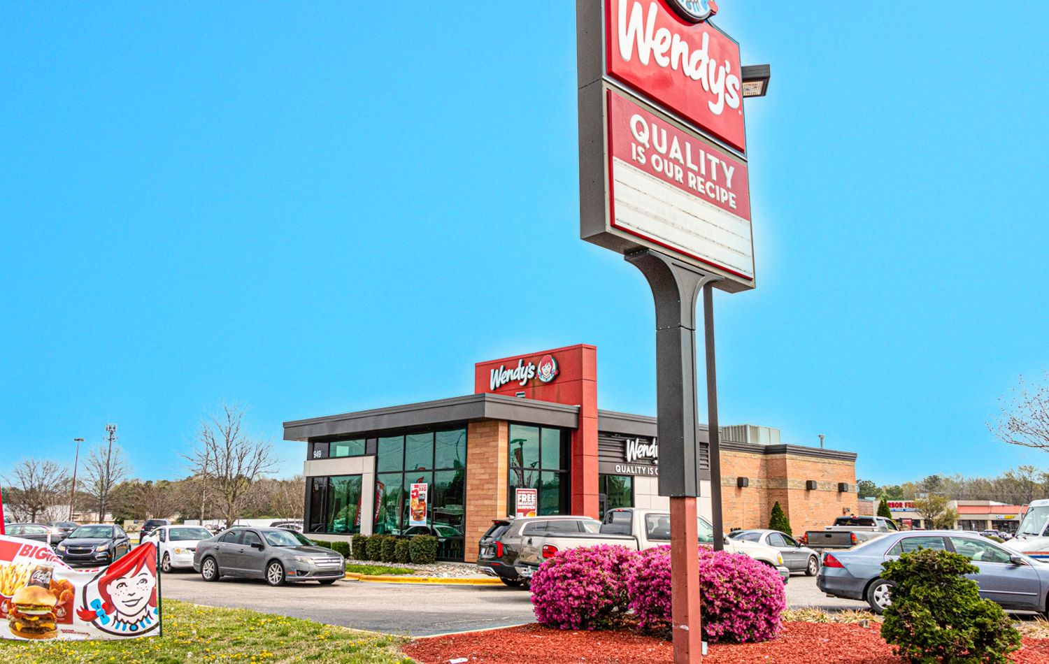 Wendys Very Strong Sales Signalized Intersection/Rocky Mount, North
