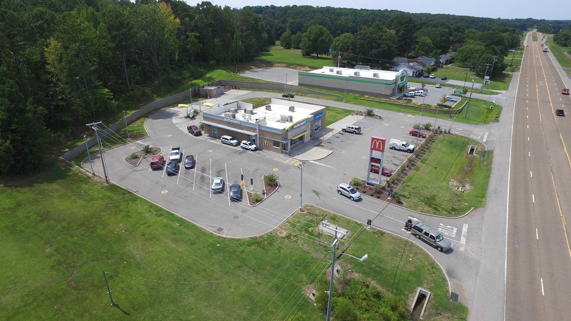 McDonald's Strip Center Huntingdon, TN/Huntingdon, Tennessee