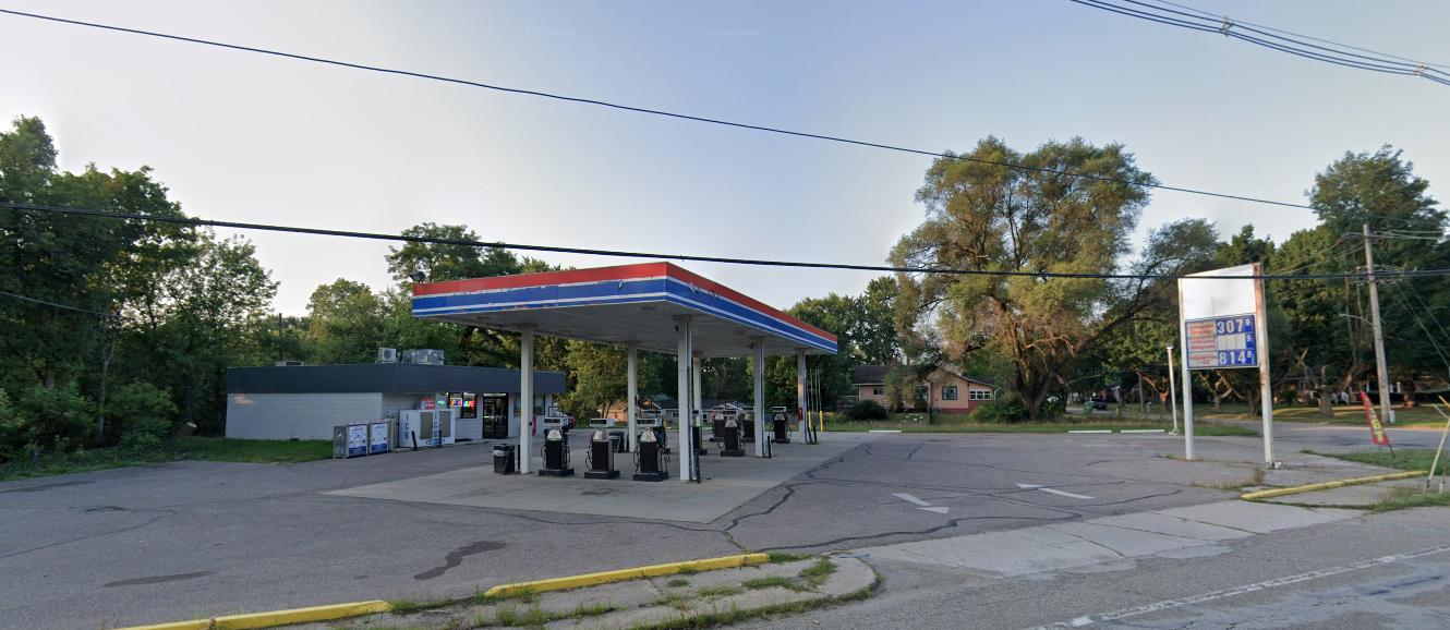 Admiral Petroleum | 640 Chicago Rd - Niles, MI — Sale in Niles, MI, photo 2 of 2