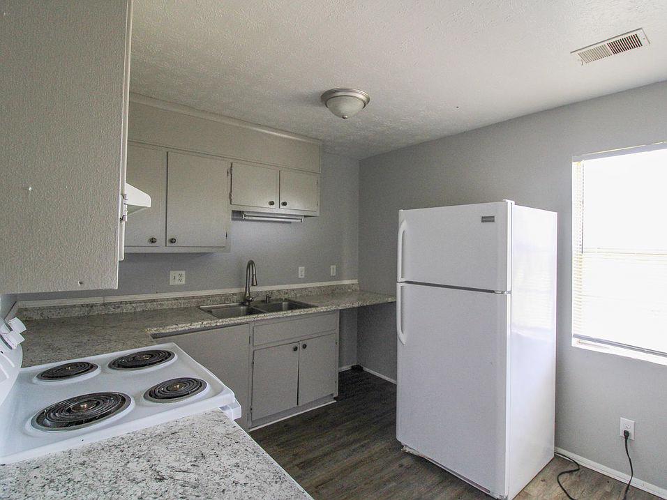 Elkton Apartments/Athens, Alabama