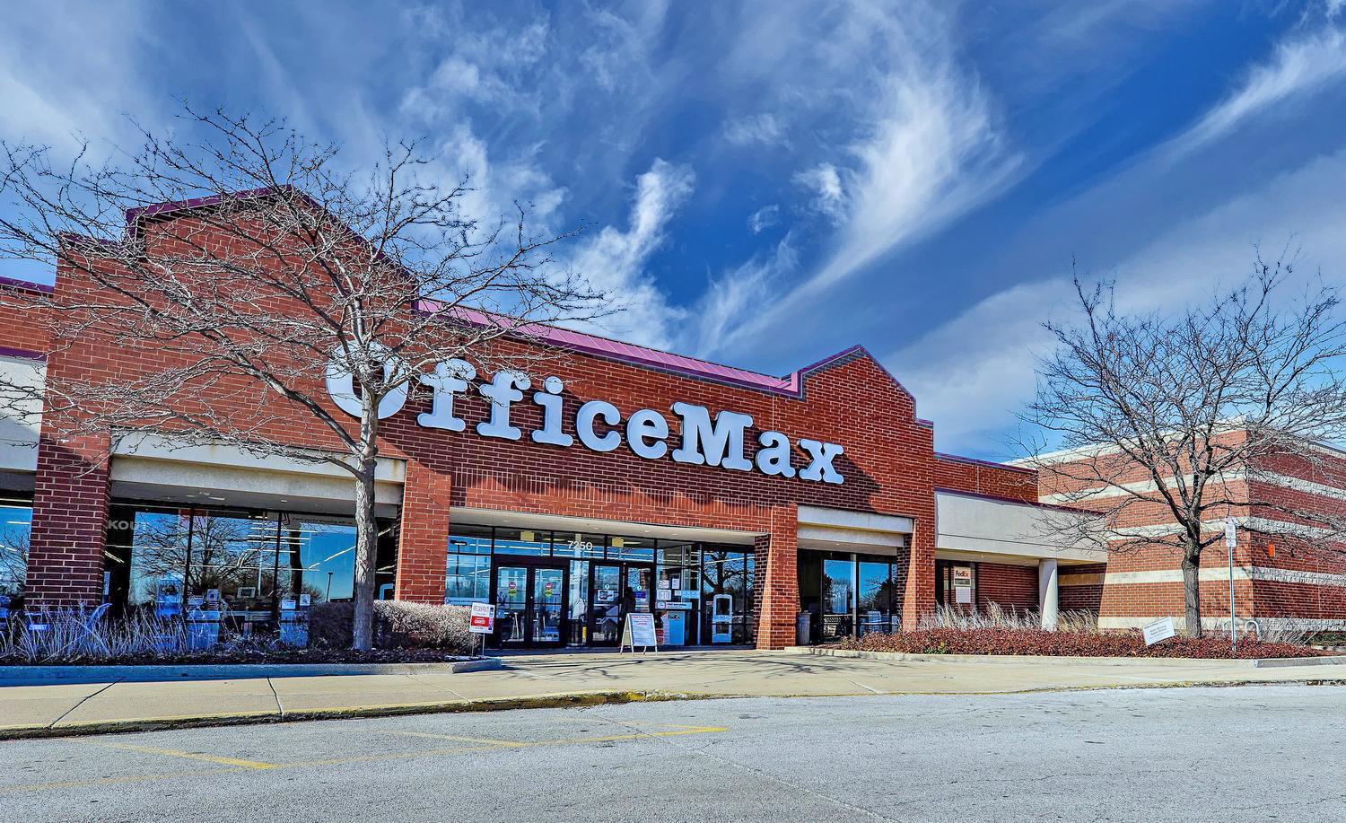 Former OfficeMax/Woodridge, Illinois