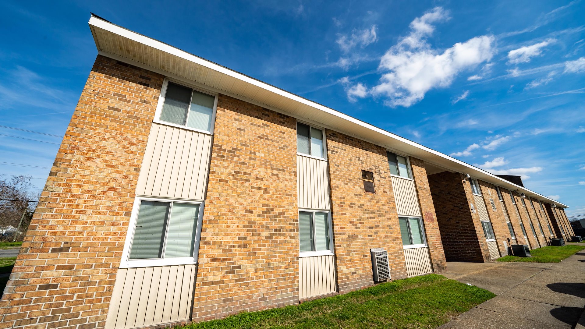 96 Modern All bills paid apartments on ferguson for Rent