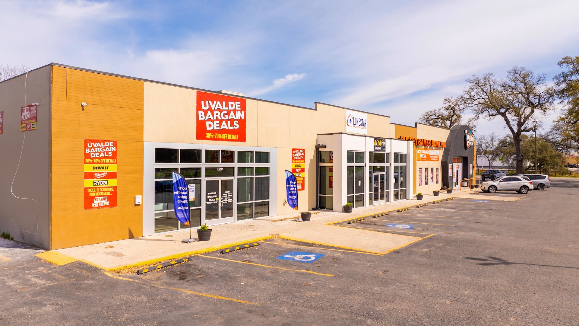 Mr. Gatti's Pizza Plaza/Uvalde, Texas