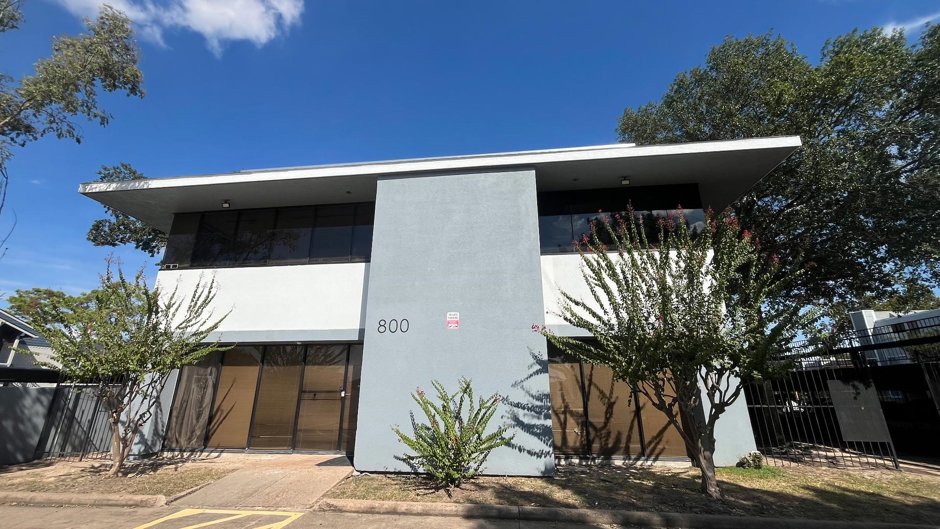 800 Tully Rd — Sale in Houston, TX, photo 1 of 2