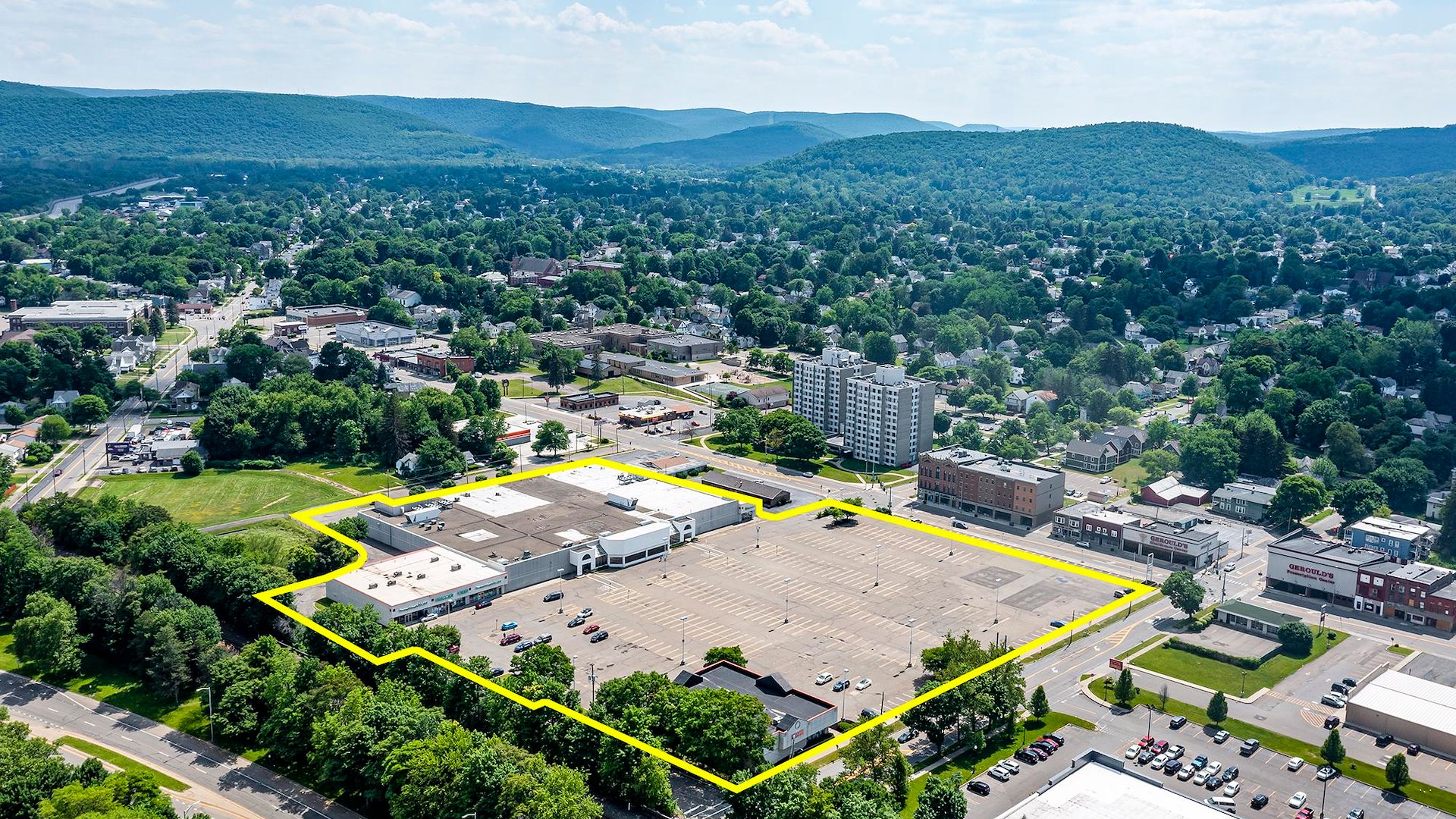 Former Tops Markets/Elmira, New York