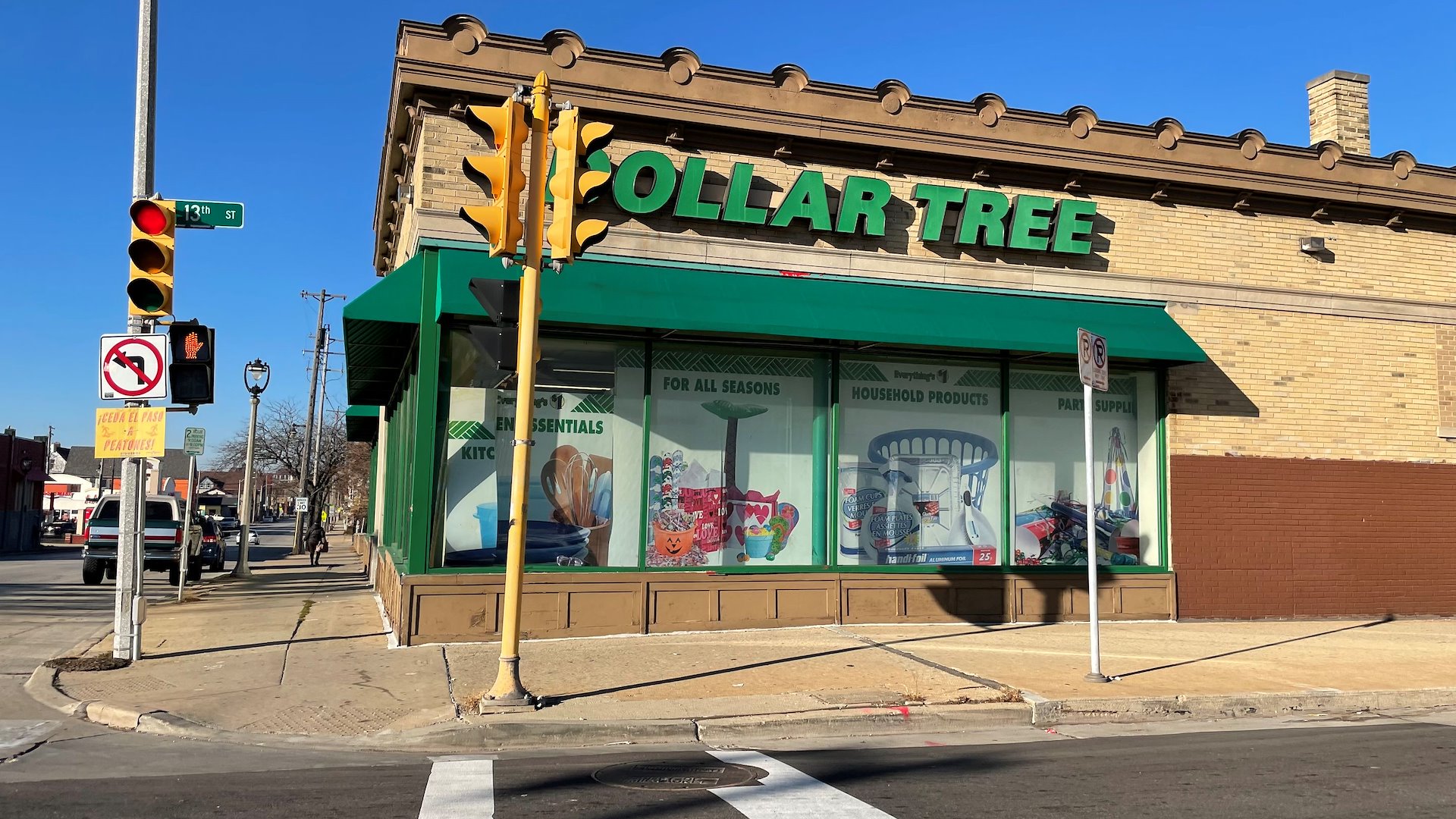 Dollar Tree/Milwaukee, Wisconsin