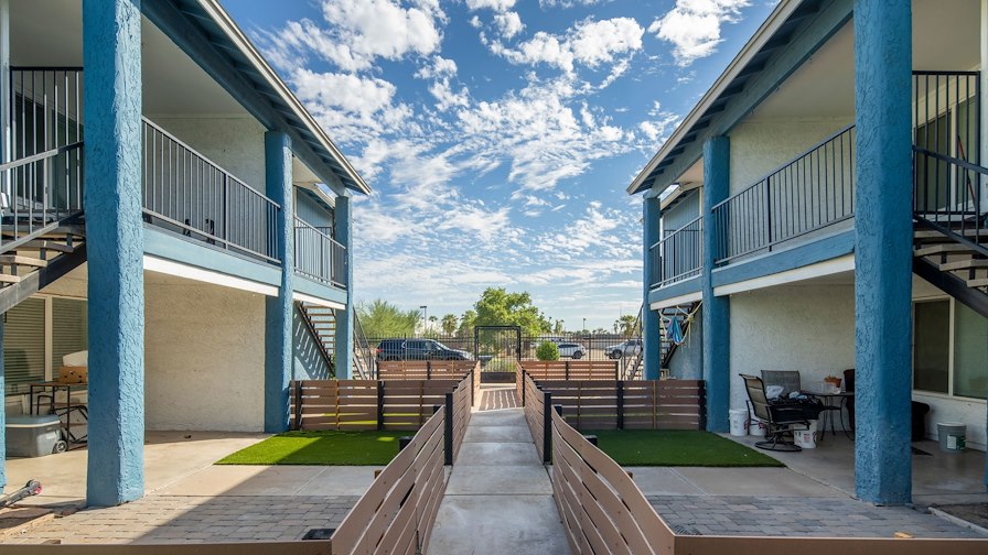 Display Main