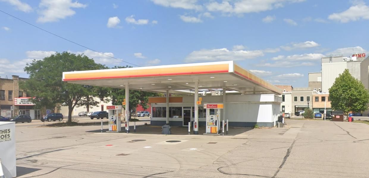 Admiral Petroleum | Lowell, MI — Sale in Lowell, MI, photo 1 of 2