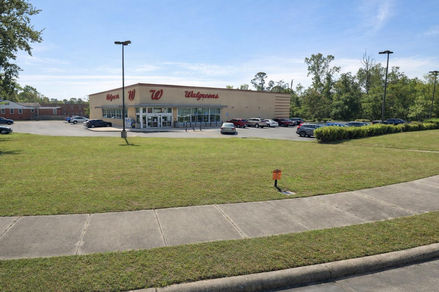 1417 Pass Rd, Gulfport, MS 39507-3522