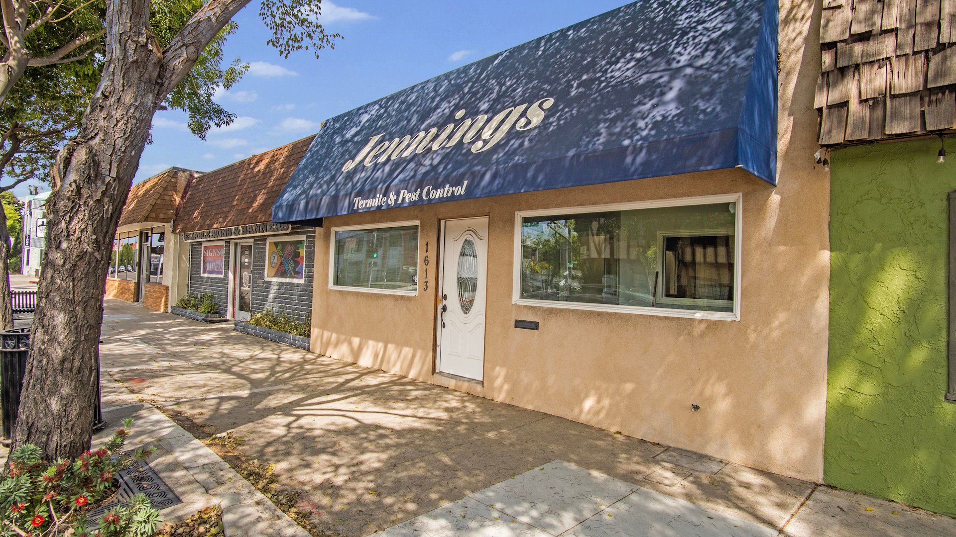 1613 W Burbank Blvd, Burbank, CA 91506