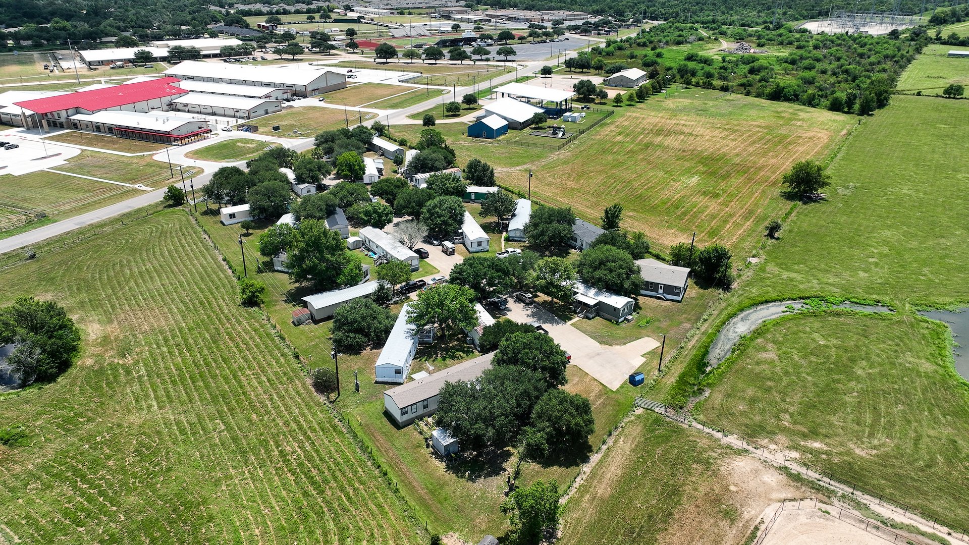 1739 S Tesch St, Bellville, TX 77418