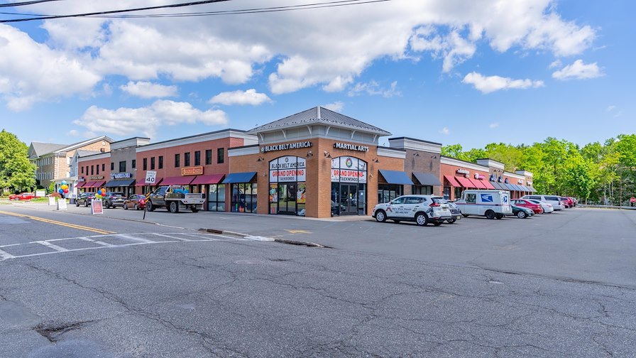 Godwin Plaza/Midland Park, New Jersey