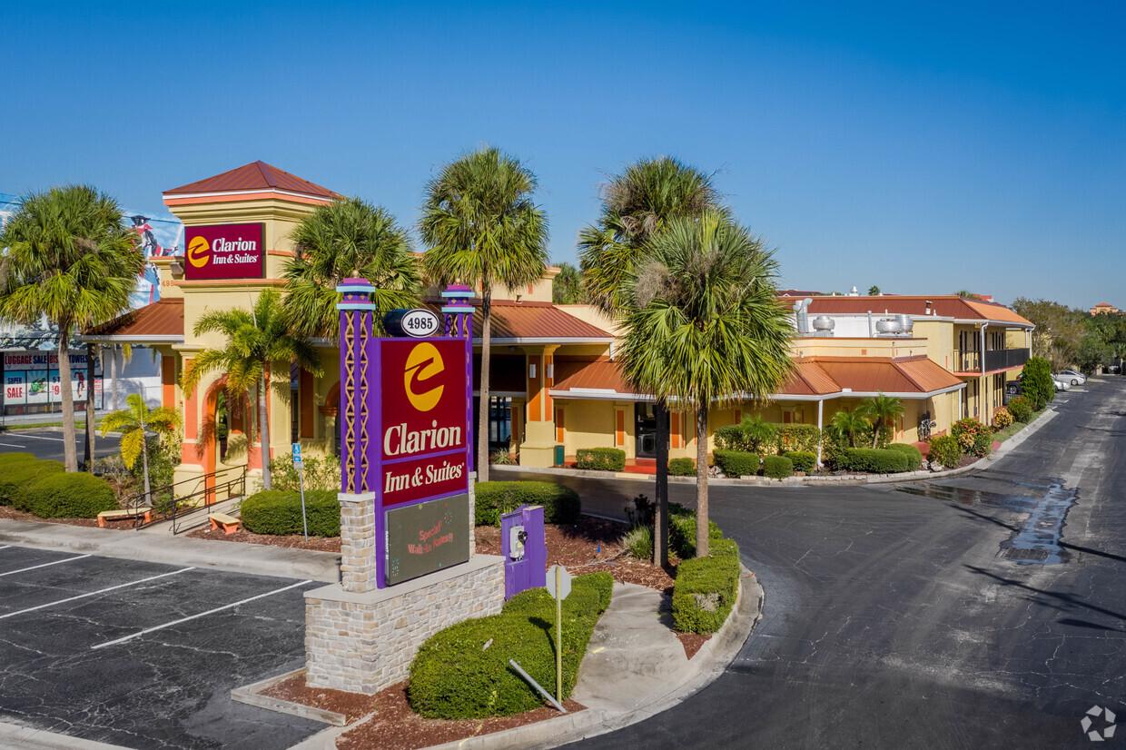 Clarion Inn & Suites Kissimmee/Lake Buena Vista/Kissimmee, Florida