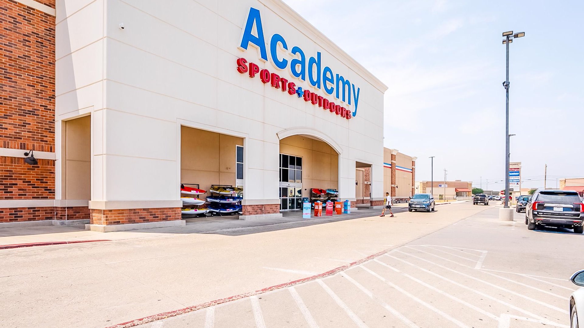 Academy Sports and Outdoors, Fort Worth, Retail