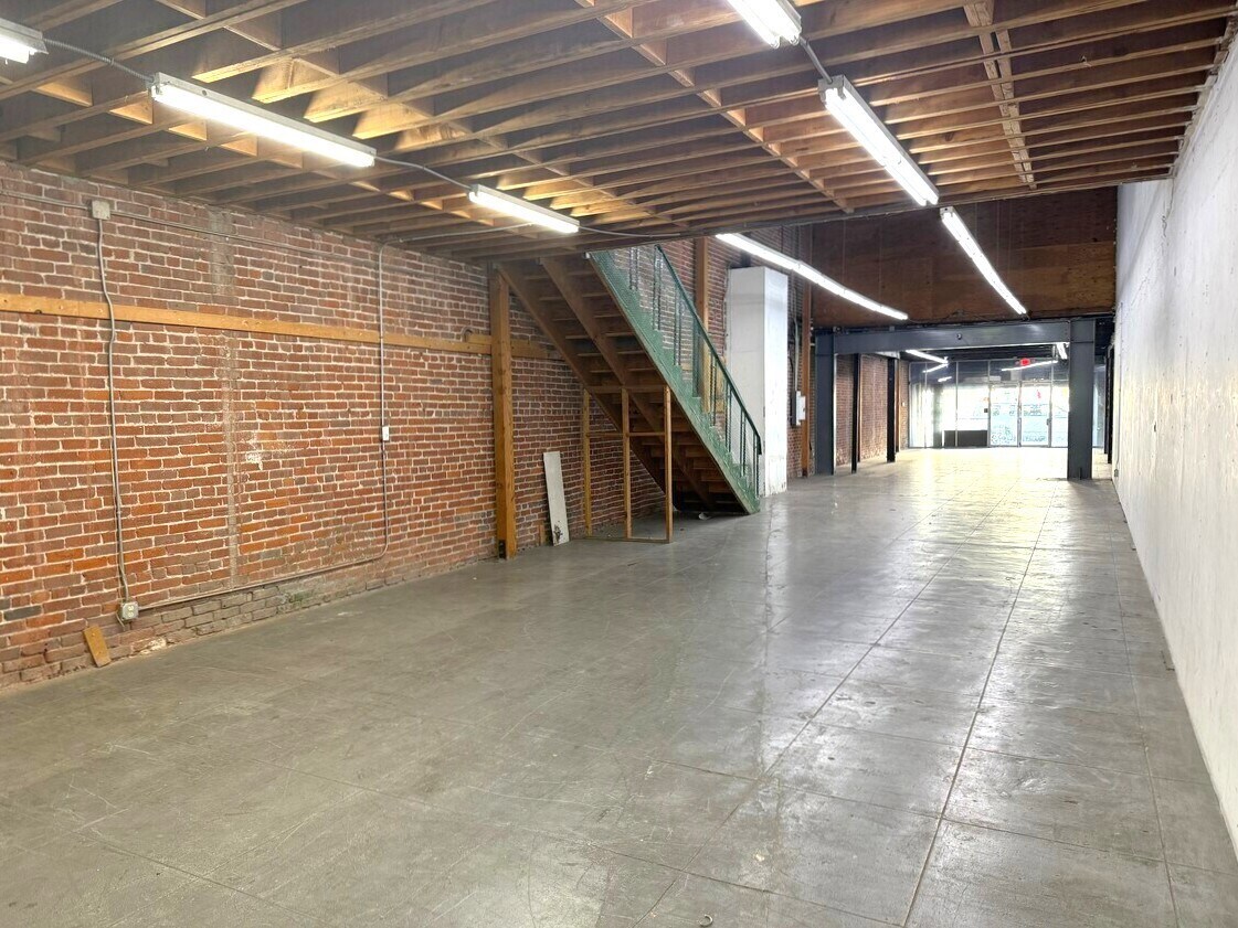 Fashion District Multi-Tenant — Sale in Los Angeles, CA, photo 2 of 3