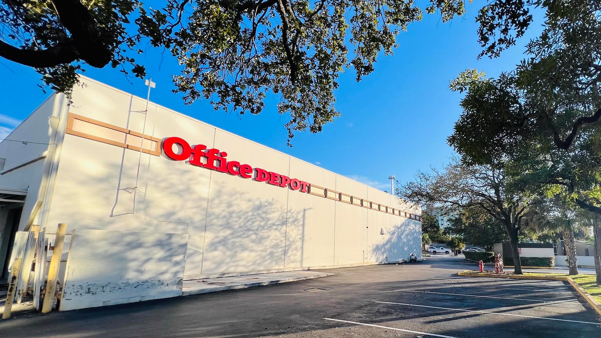 Office Depot | Option for Vacant Possession November 2023/Miami Springs,  Florida