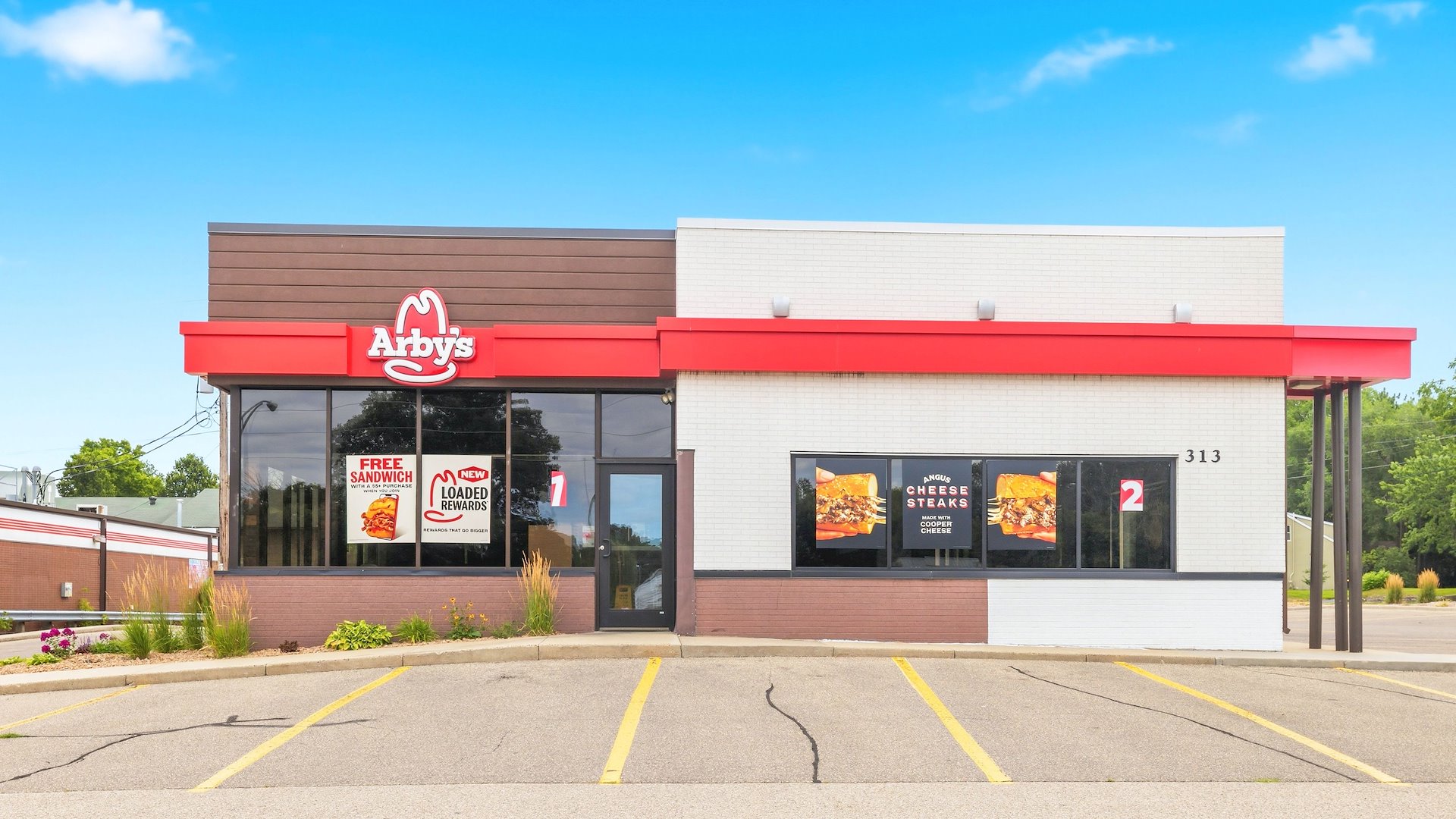 313 Lyndale Ave N, Faribault, MN 55021