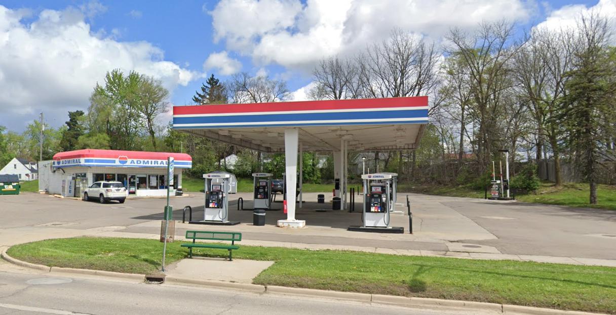 Admiral Petroleum | N Grand River Ave - Lansing, MI — Sale in Lansing, MI, photo 1 of 2