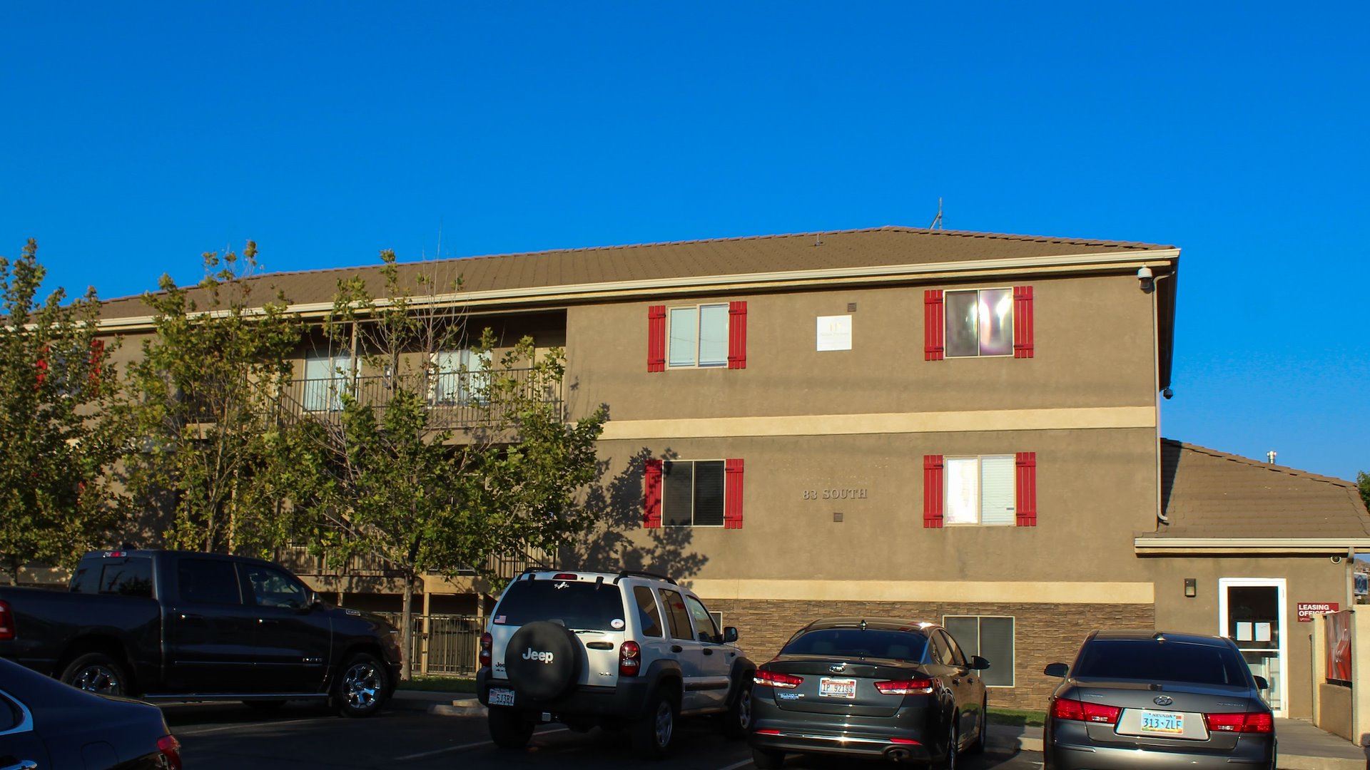 Almond Tree Apartments/St. Utah