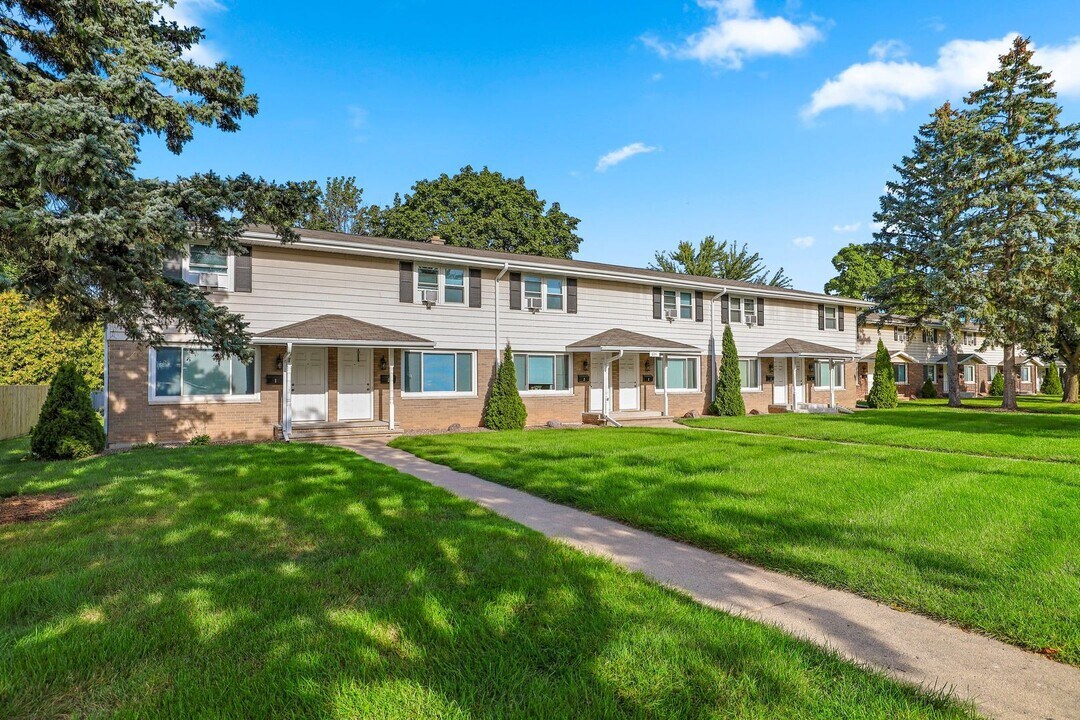 Erie Street Townhomes - multifamily for sale in de pere, WI