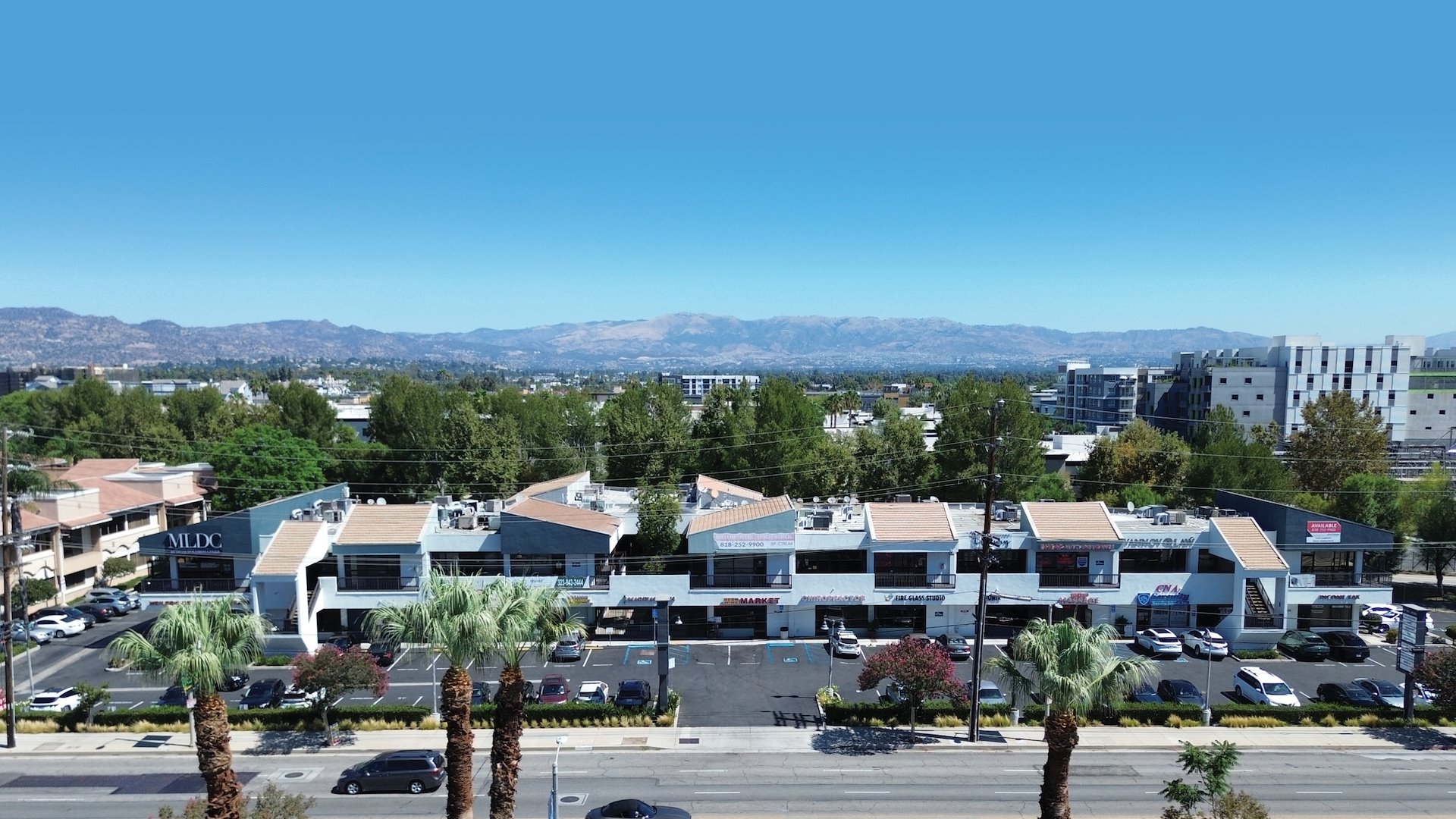 21101 Victory Blvd, Canoga Park, CA 91303