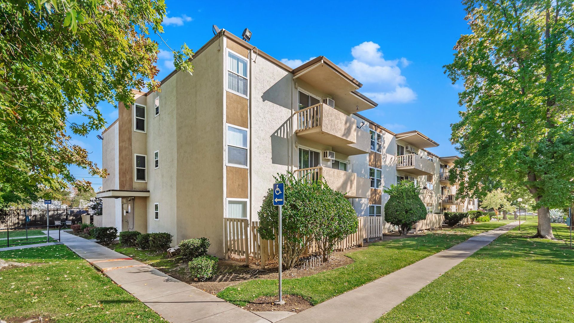 Rio Linda Manor (Senior LIHTC)/Sacramento, California