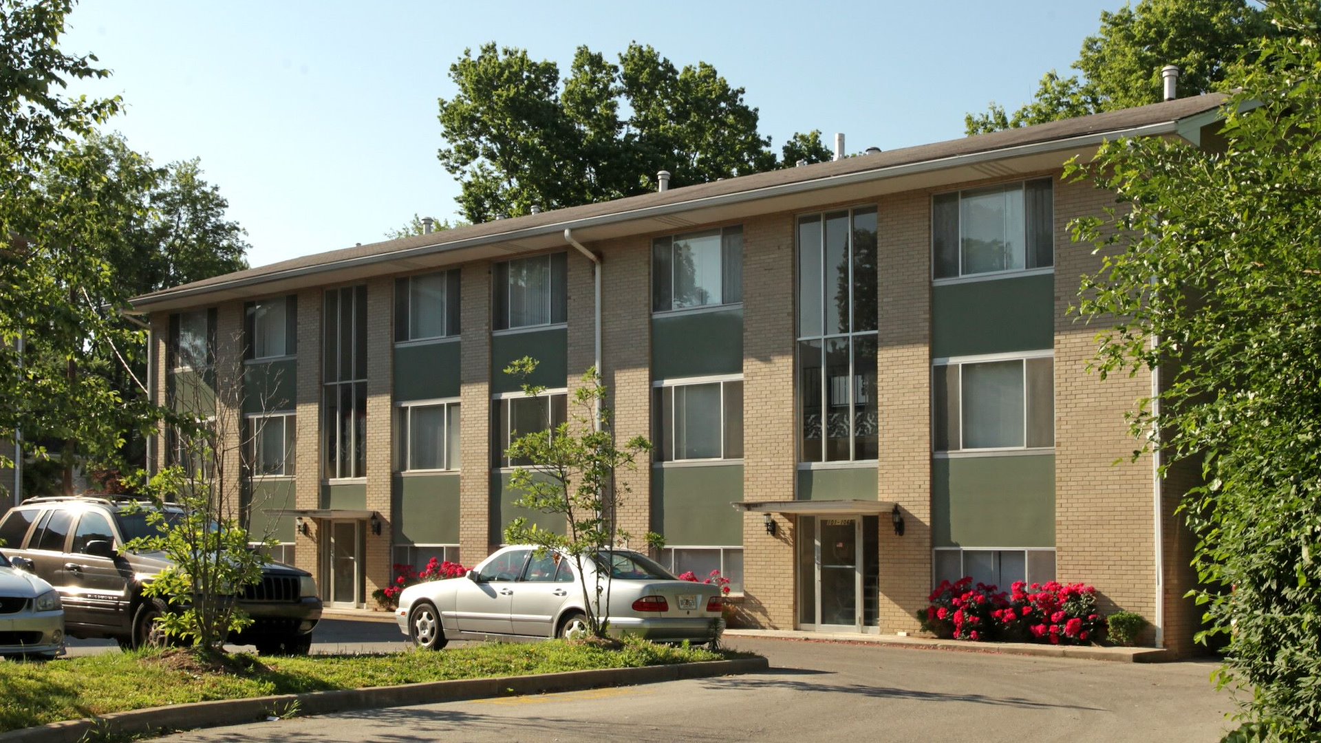 Charlotte Apartments/Louisville, Kentucky