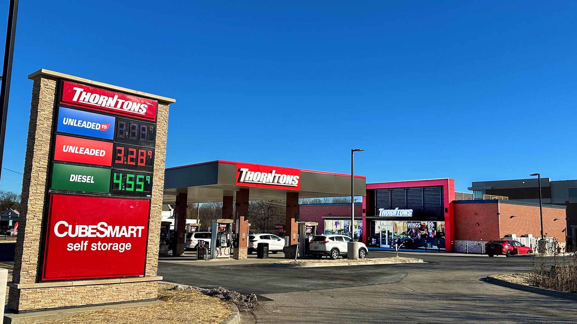 Thorntons/Riverwoods, Illinois