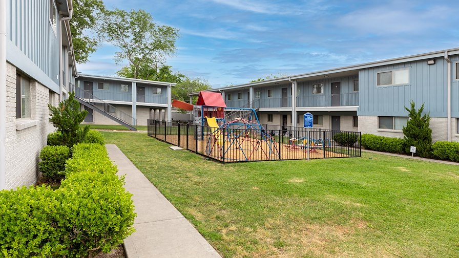 Bluebird Apartments/Baytown, Texas