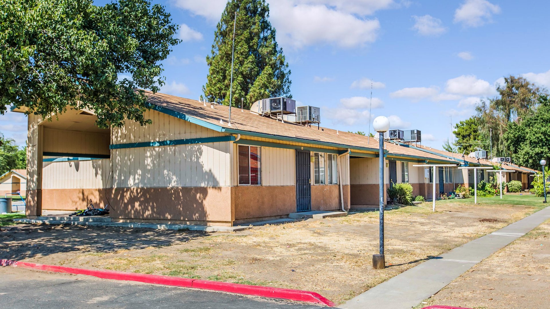 Parkside Apartments/Huron, California