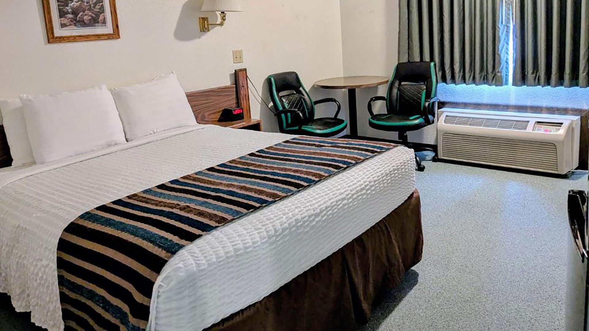 Rails Inn Forsyth MT — Sale in Forsyth, MT, photo 4 of 4