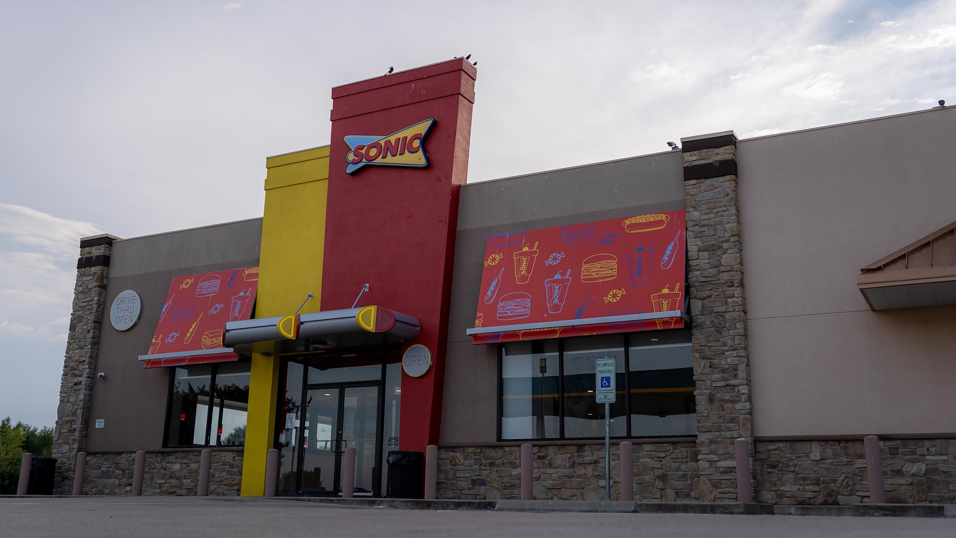 Lucky J�s Travel Center/Teague, Texas