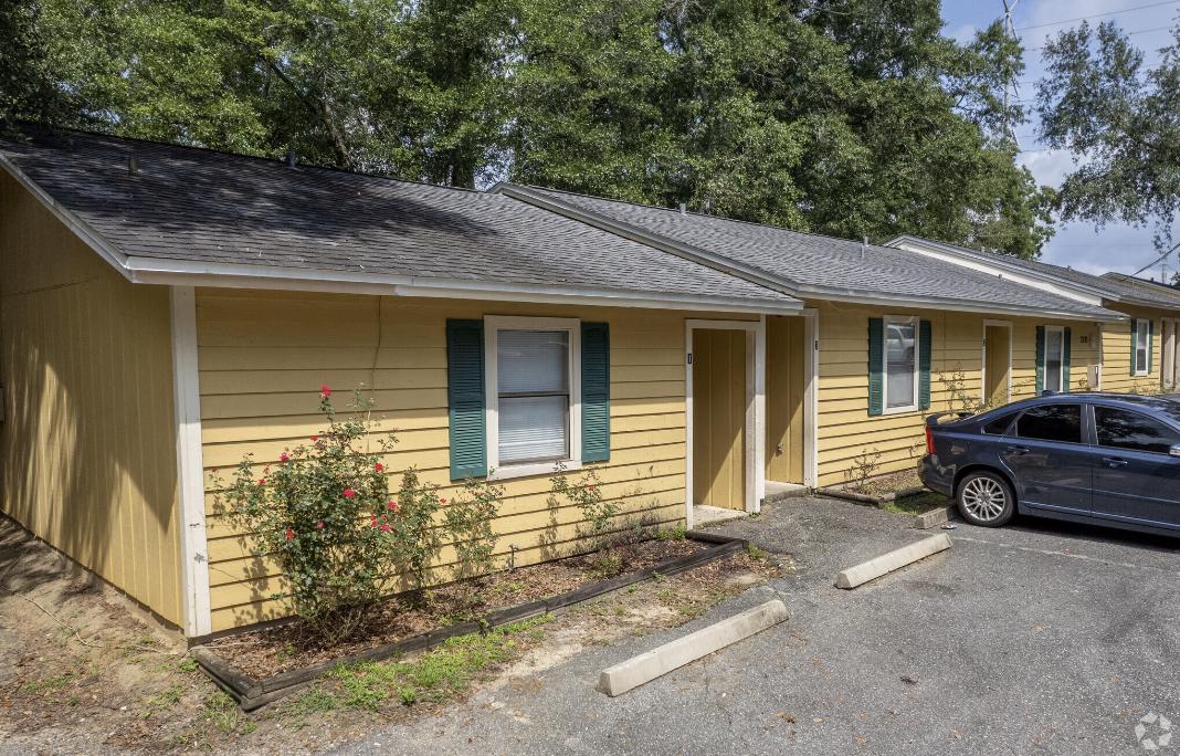 Village Trace/Tallahassee, Florida