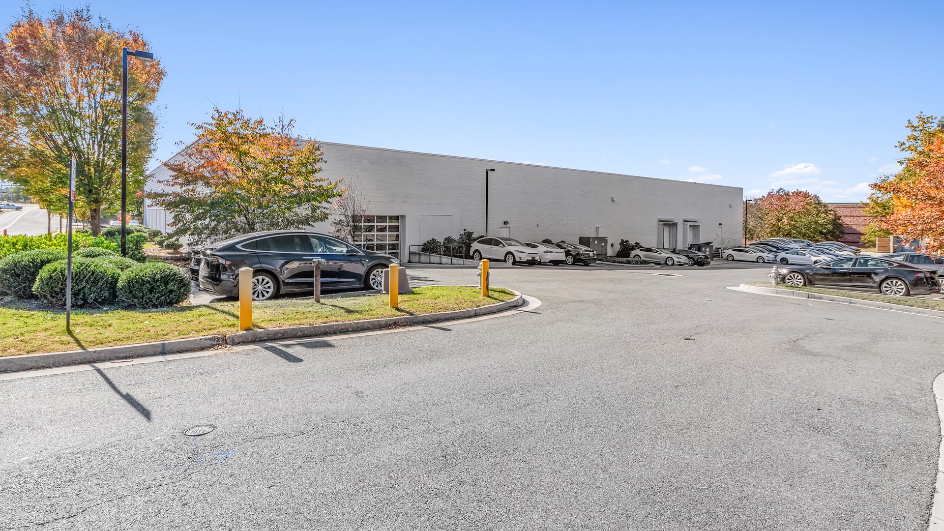 Tesla Store & Service Center Richmond MSA Fortune 500 Company/Glen