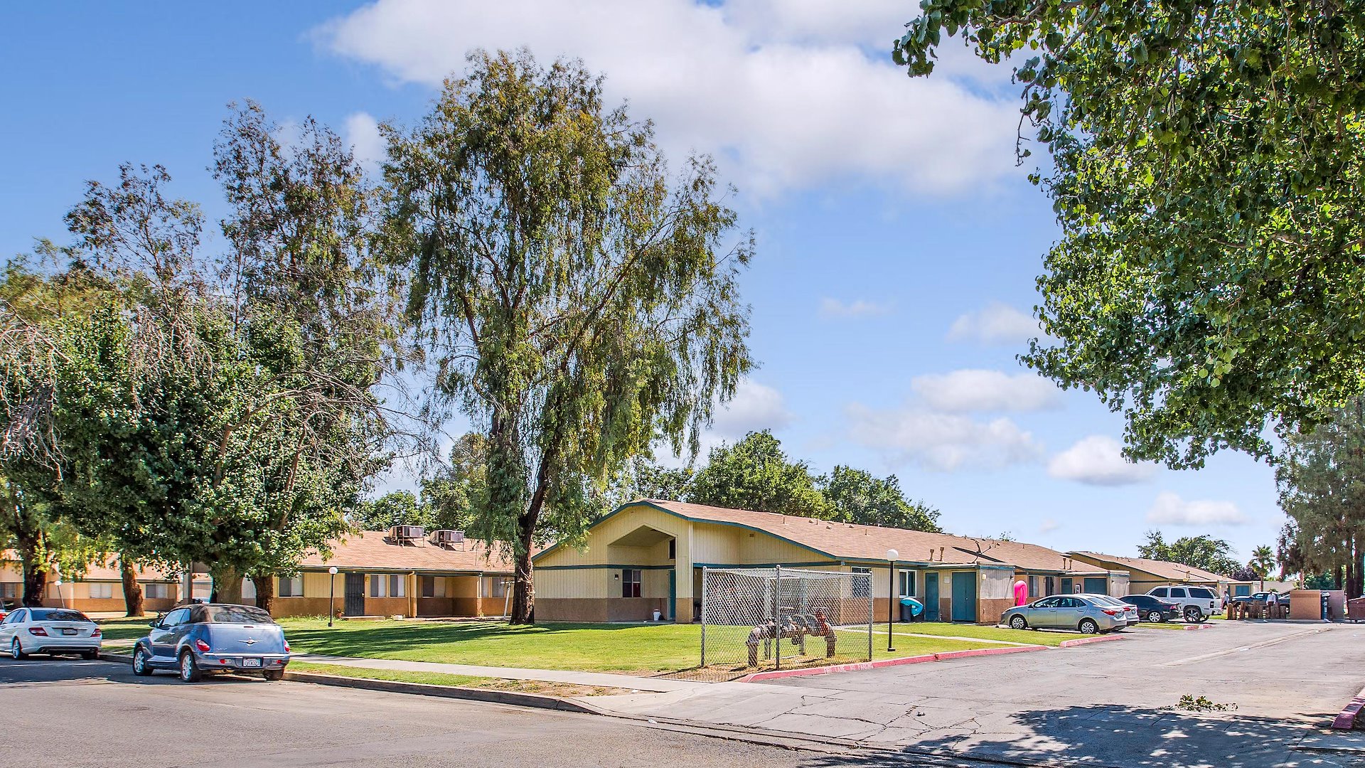 Parkside Apartments/Huron, California