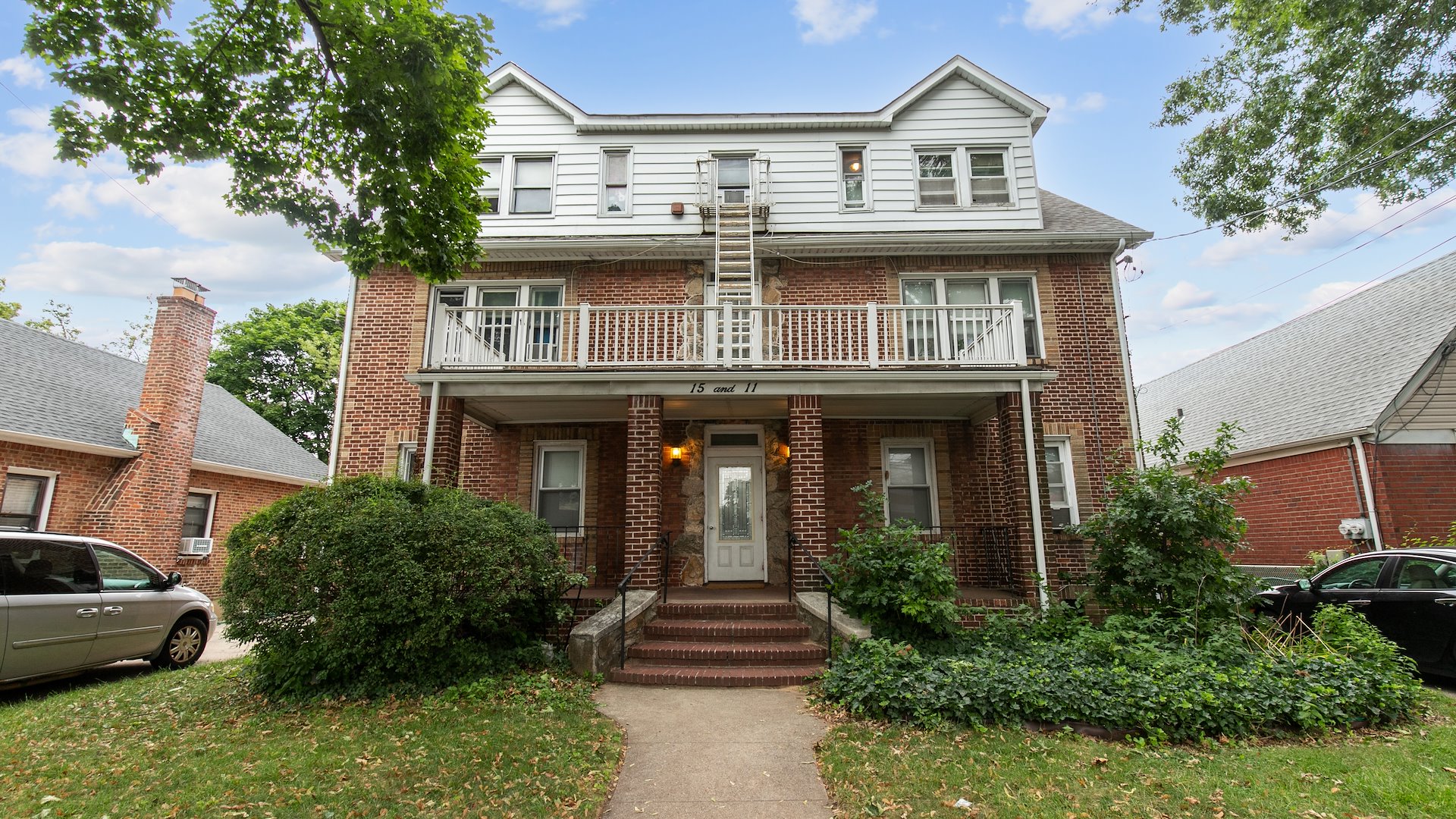 11-15 Whitney Ave, Floral Park, NY 11001